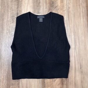 Elegant Black V-Neck Ribbed Tank Top